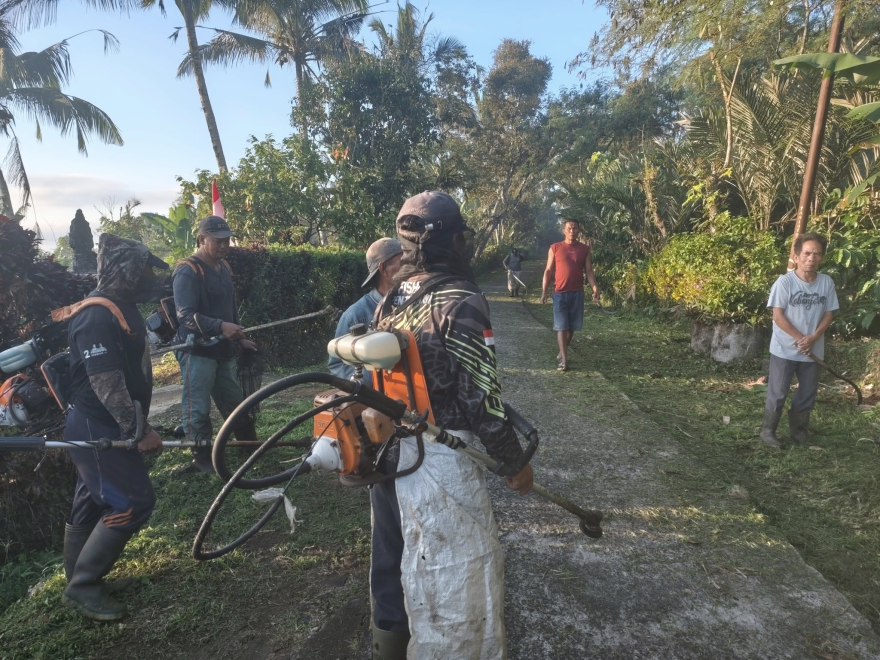 Kegiatan 1 Bersih Bulan September di Desa Munduktemu
