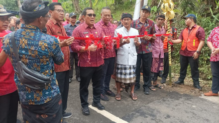 bupati berkantor di desa